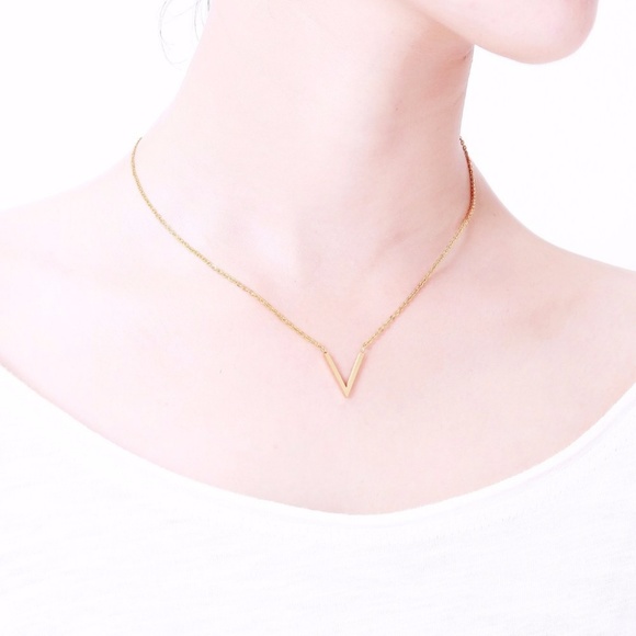 ❤️4 for $20 Sale❤️ Gold/Silver V Shape Necklace - Picture 2 of 5